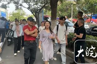 乌度卡：阿门-汤普森的角色跟之前类似 A-霍勒迪仍在轮换阵容中